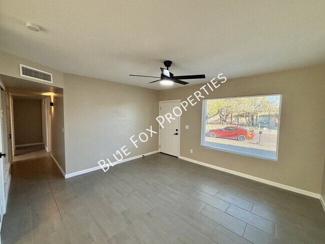 Foto del edificio - 2480 Rose Peak Dr