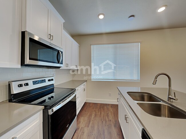 Building Photo - 8014 Katriel Ct SW