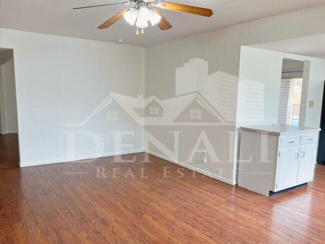 Foto del edificio - 647 S Bermuda Cir