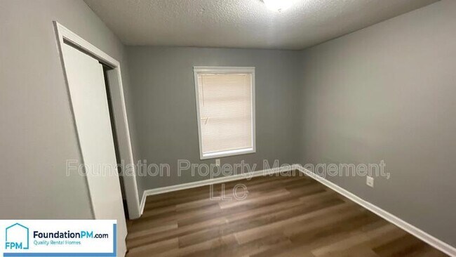 Building Photo - 3384 Dobbin Ferry Ave