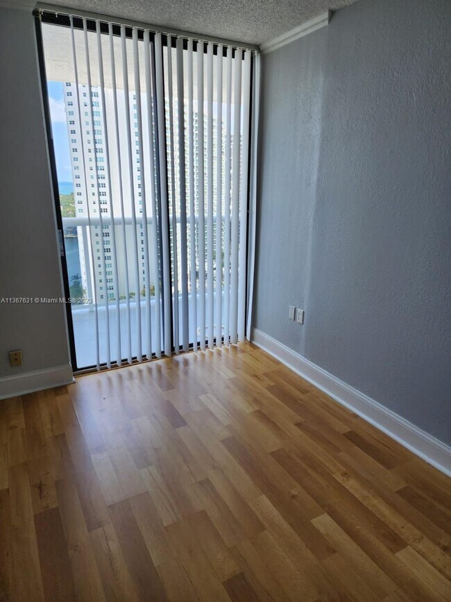 Foto del edificio - 20505 E Country Club Dr