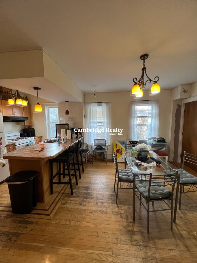 Building Photo - 26 Cherry St