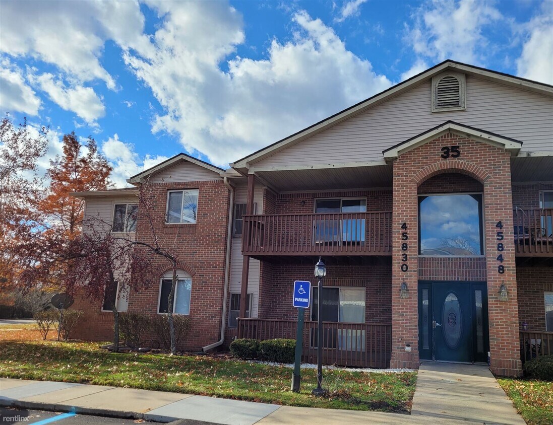 Primary Photo - 2 br, 2 bath Condo - 45848 Prairiegrass Ct