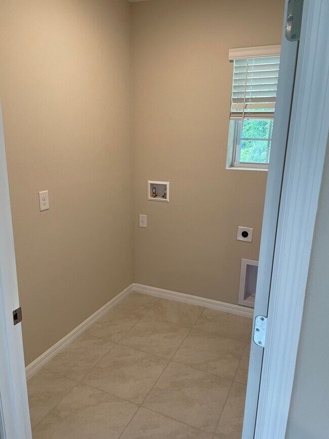 Foto del edificio - Open House  - previous model 3 bedroom 2 b...