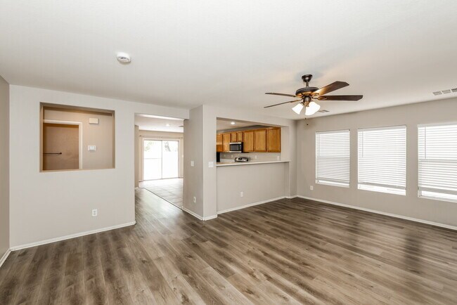 Foto del edificio - 6221 Mercer Valley St