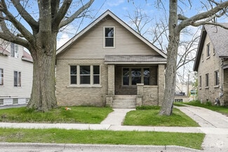 Building Photo - 1135 Crescent St NE