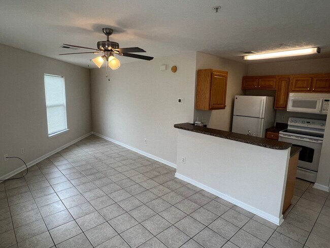 Foto del edificio - 1-Bedroom, 1-Bath Condo