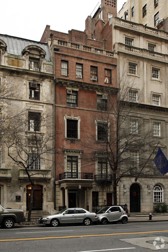 Primary Photo - 63 East 79th Street Corp.