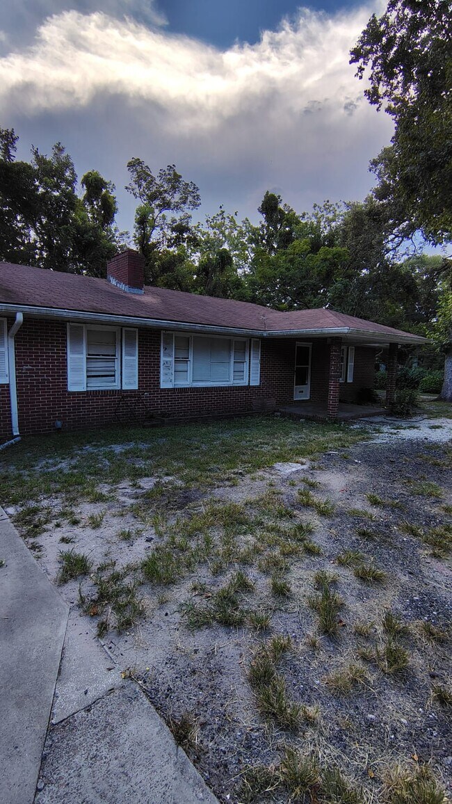 Building Photo - 3611 Hardee Ave
