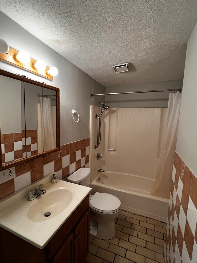 Building Photo - 85 Broad Street Apartment