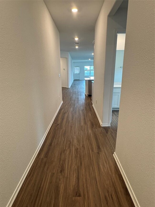 Building Photo - 332 Escondido Cir