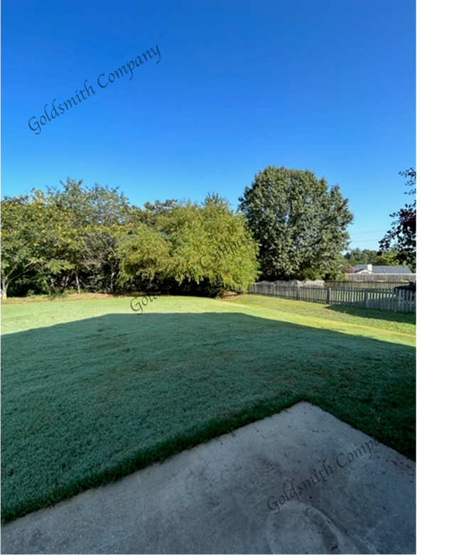 Foto del edificio - 105 Willow Bend Dr