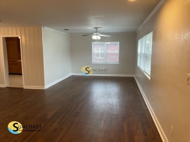 Foto del edificio - 1438 Magnolia Cir W
