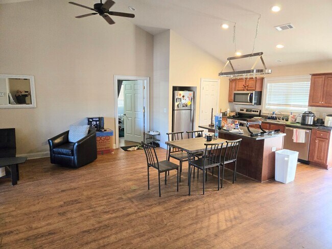 Foto del edificio - Eagles Landing 4 Bedroom/4 Bath condo Available for Fall 2026!!