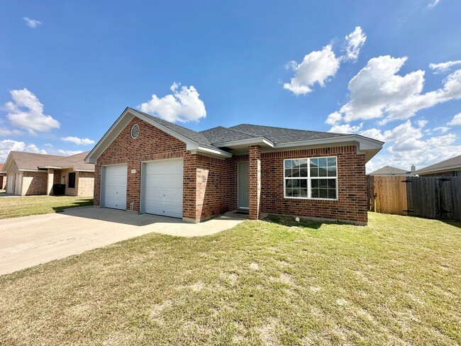Building Photo - 6300 Temora Loop