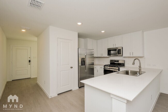Foto del edificio - 2768 Mistwood Dr