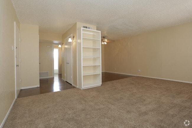 Interior Photo - The Hills At North Mesa