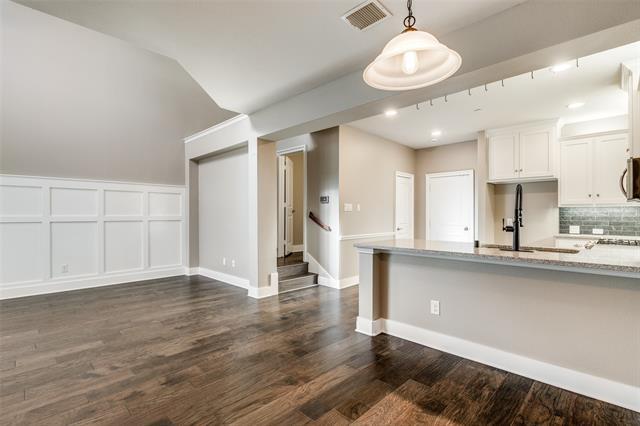 Foto del edificio - 5404 Locust Dr