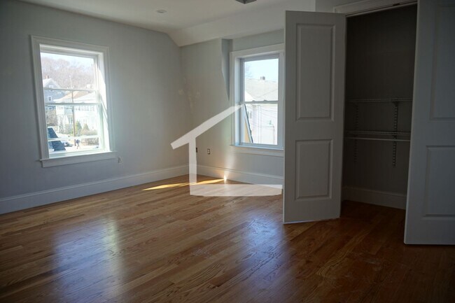 Building Photo - 26 Bothwell Rd