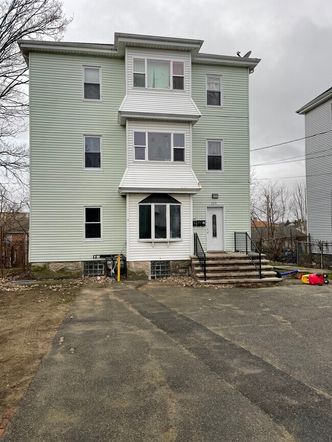 Building Photo - 169 Covel St