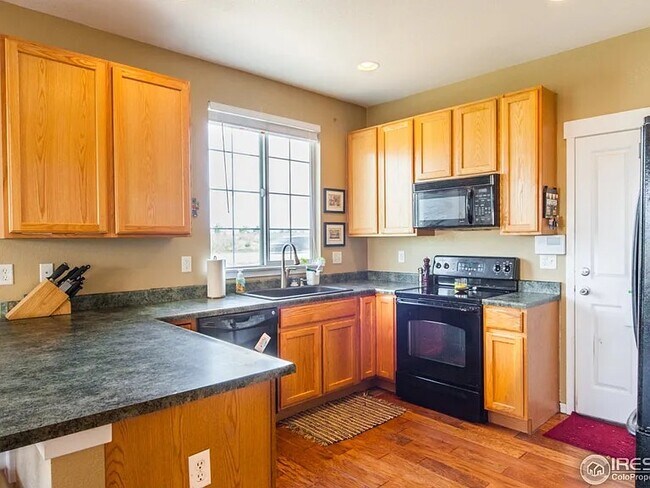 Foto del edificio - 3740 Red Deer Trail