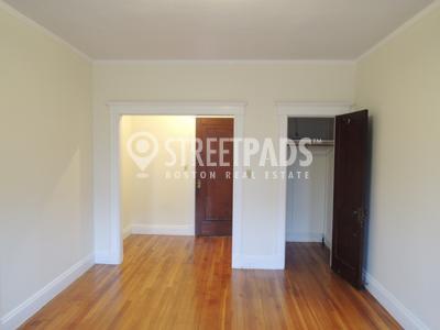 Foto del edificio - bedroom in Malden MA 02148