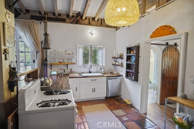 Building Photo - 353 S Topanga Canyon Blvd