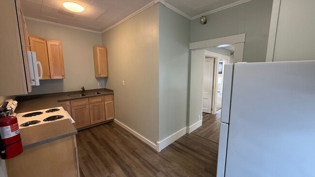 Building Photo - 36 Wakefield St