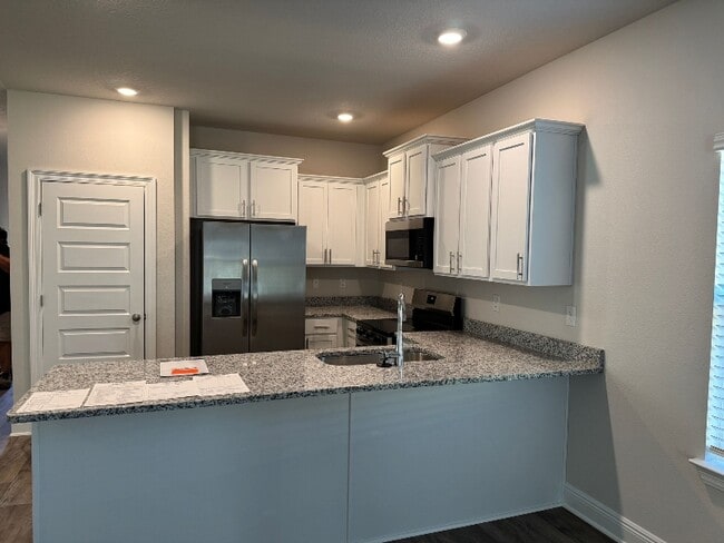 Building Photo - 13600 Shea Cir