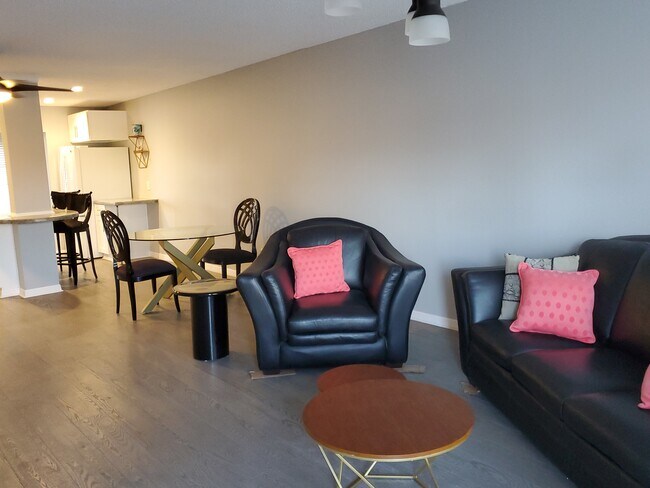 Foto del edificio - 2379 Finlandia Ln