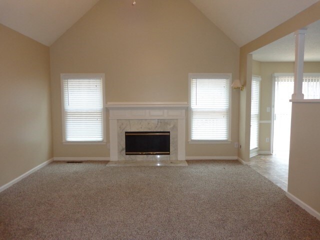 Foto del edificio - 1728 Victoria Way NW