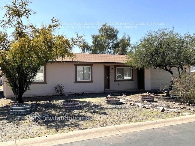 Building Photo - 10125 E Billings St