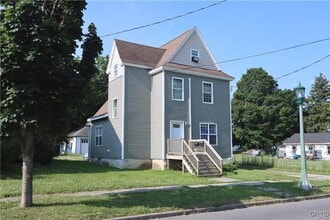 Building Photo - 222 Academy St