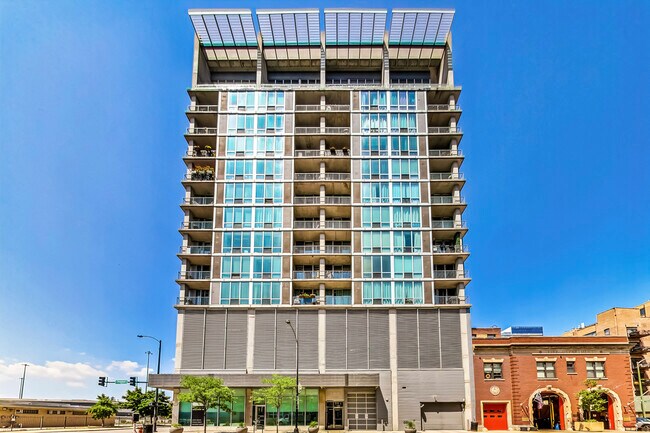Foto del edificio - 700 W Van Buren St
