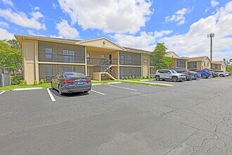 Building Photo - 5307 Summerlin Rd