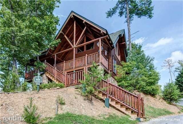 Building Photo - 2015 Bear Creek Way