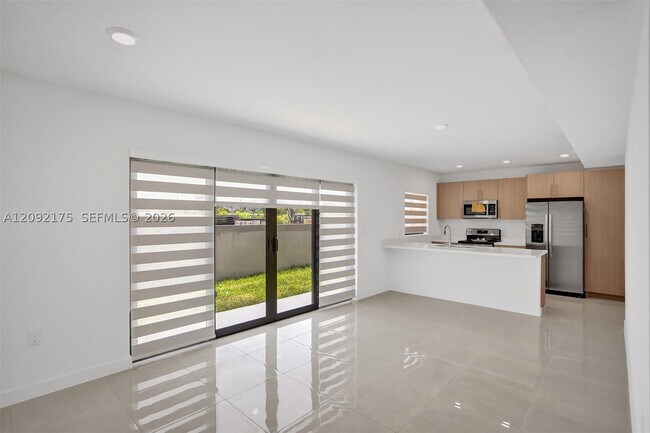 Foto del edificio - 1135 NW 1st St
