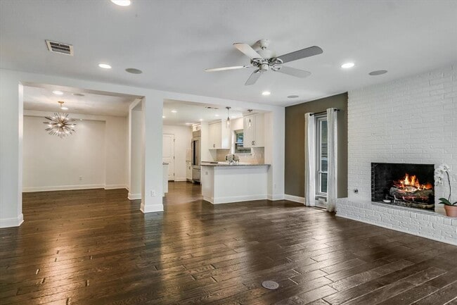 Building Photo - 306 Briarwood Trail