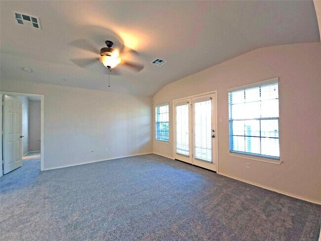 Building Photo - 16100 S Great Oaks Dr