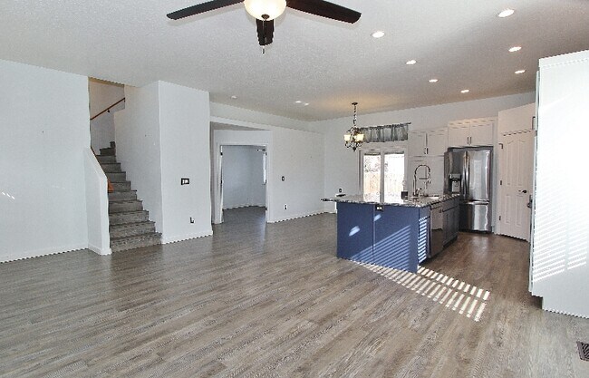 Foto del edificio - 1904 N Duck Hawk Ave