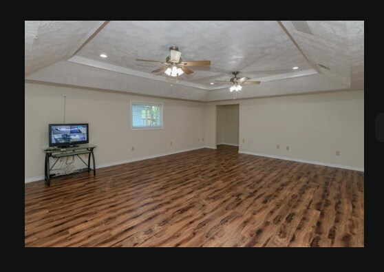 Building Photo - 320 Bell Ave