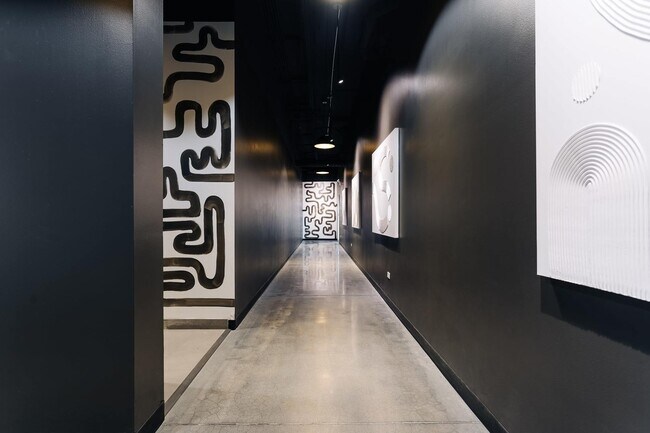 Foto del edificio - 2620 W Washington Blvd