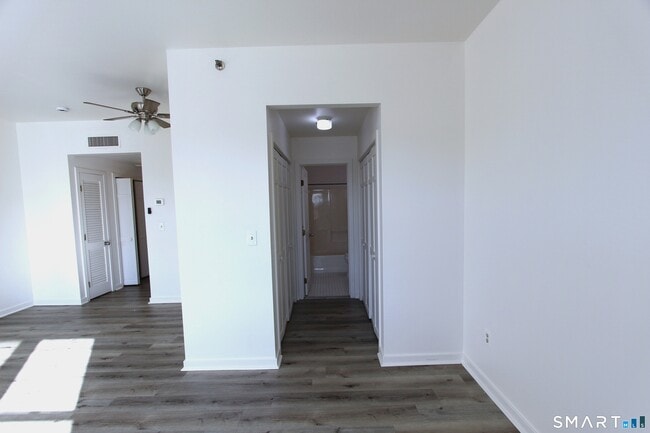 Foto del edificio - 1838 Black Rock Tpke