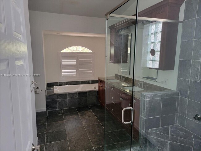 Building Photo - 4520 NW 93rd Doral Cir E
