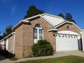 Building Photo - 2060 Cambridge Cir