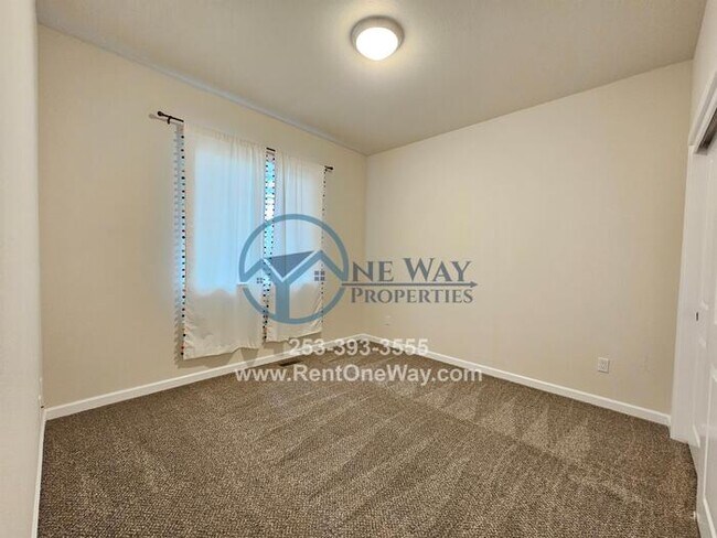 Foto del edificio - 3719 22nd Ave NE