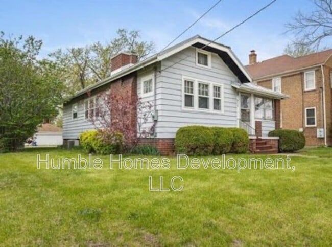 Building Photo - 915 15th St