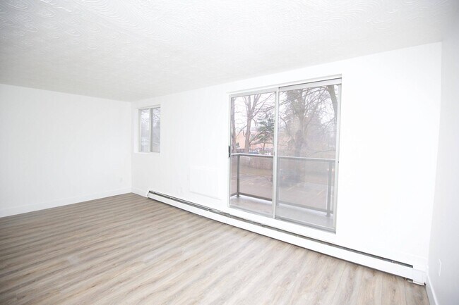 Building Photo - 294 Saulsbury