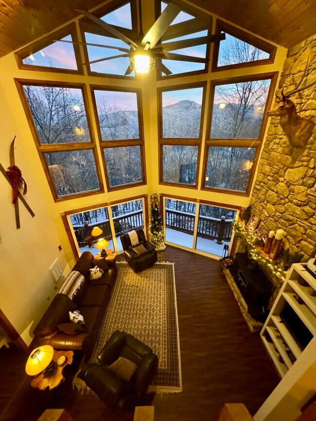 Building Photo - 324 Buckeye Ln