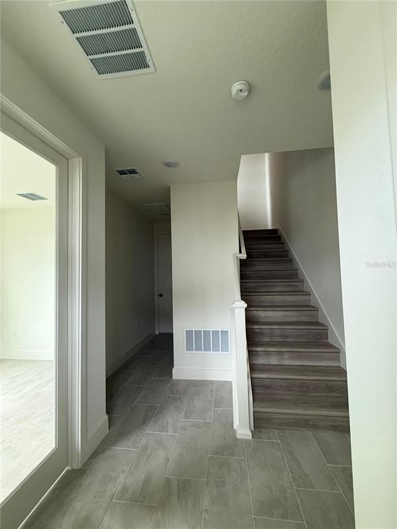 Building Photo - 15027 Groveside Rd
